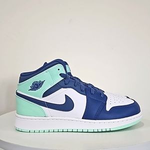 AIR JORDAN 1 MID 'MYSTIC NAVY' WOMAN'S 8 YOUTH'S 6.5 SKU 554725 413